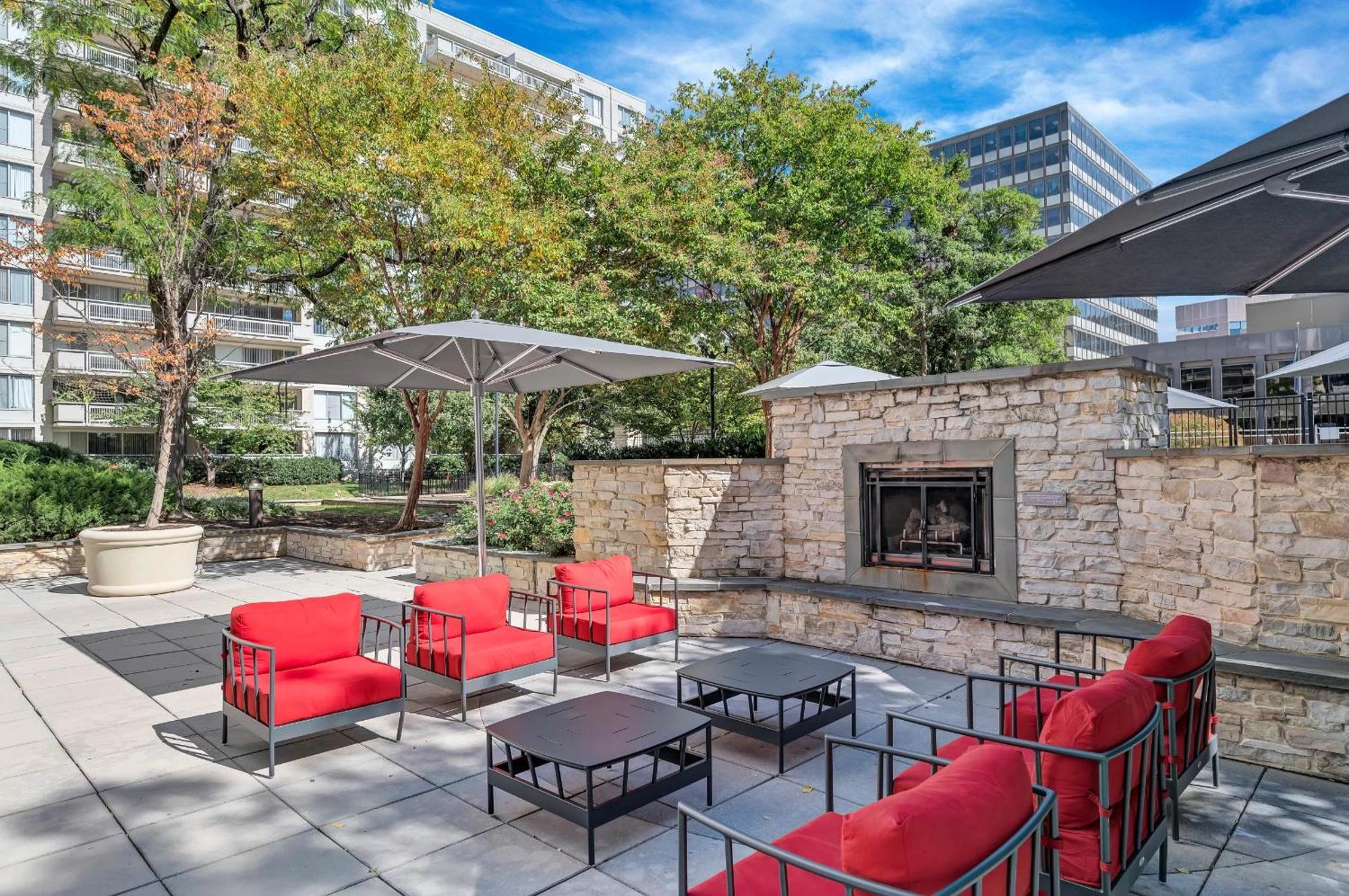 Beautiful 2Br Apartment At Crystal City With Gym Arlington Exterior foto